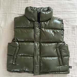 Aritzia The Super Puff Shortie Vest Hi Gloss